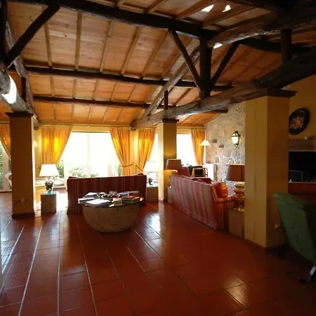 Sleeps 23 With Pool And Wifi