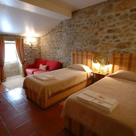 Sleeps 23 With Pool And Wifi
